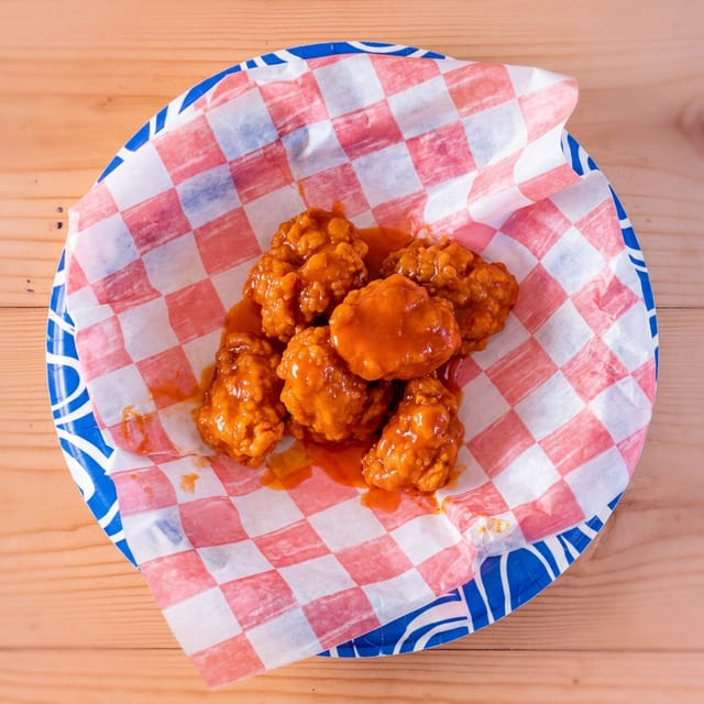 6 Boneless Combo.